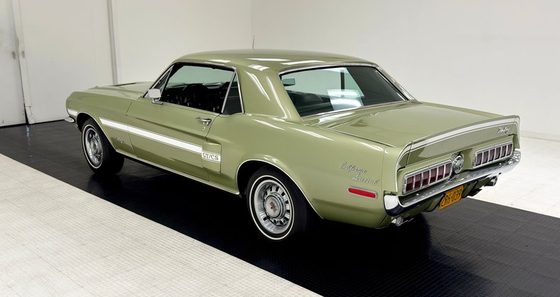Ford-Mustang-1968-Lime-Gold-Black-8
