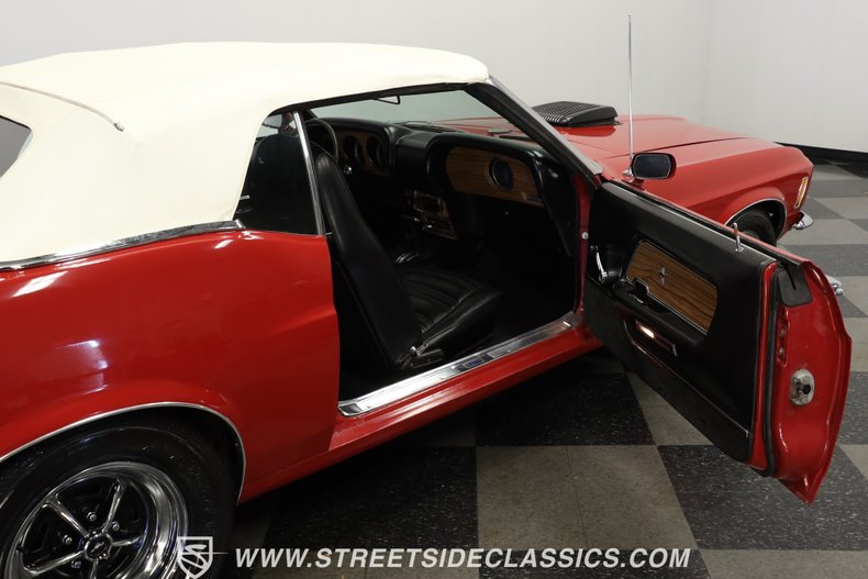 Ford-Mustang-1970-Red-Black-48