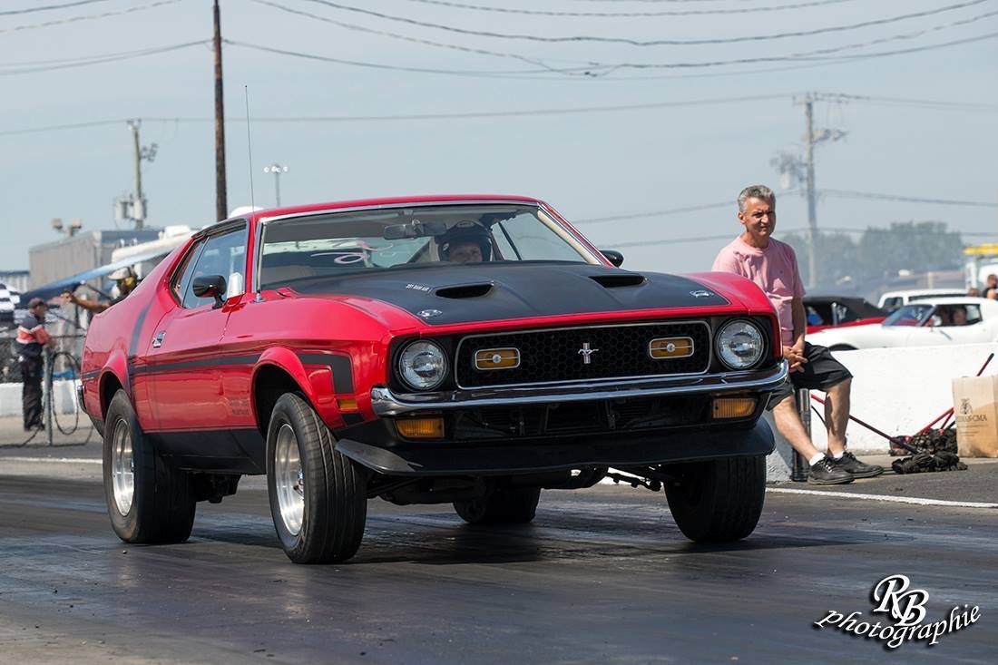 Ford-Mustang-1971-Fastback-27