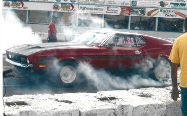 Ford-Mustang-1971-Fastback-29
