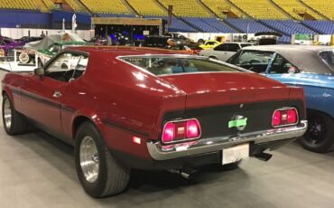 Ford-Mustang-1971-Fastback-3