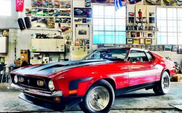 Ford-Mustang-1971-Fastback-9