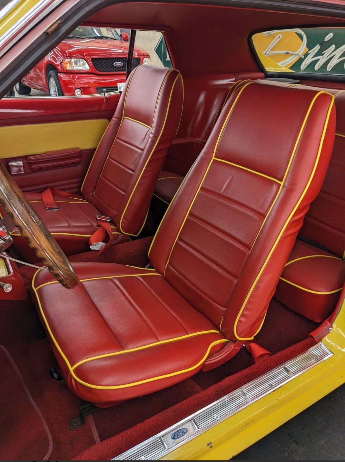 Ford-Mustang-1972-Coupe-11