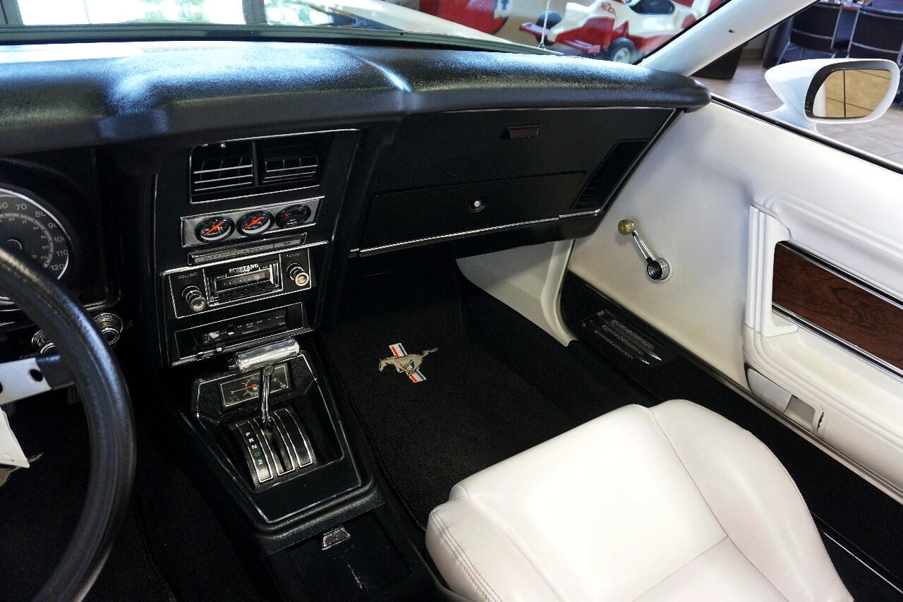 Ford-Mustang-1973-Classic-Car-27