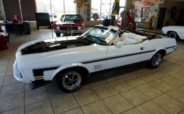 Ford-Mustang-1973-Classic-Car-3