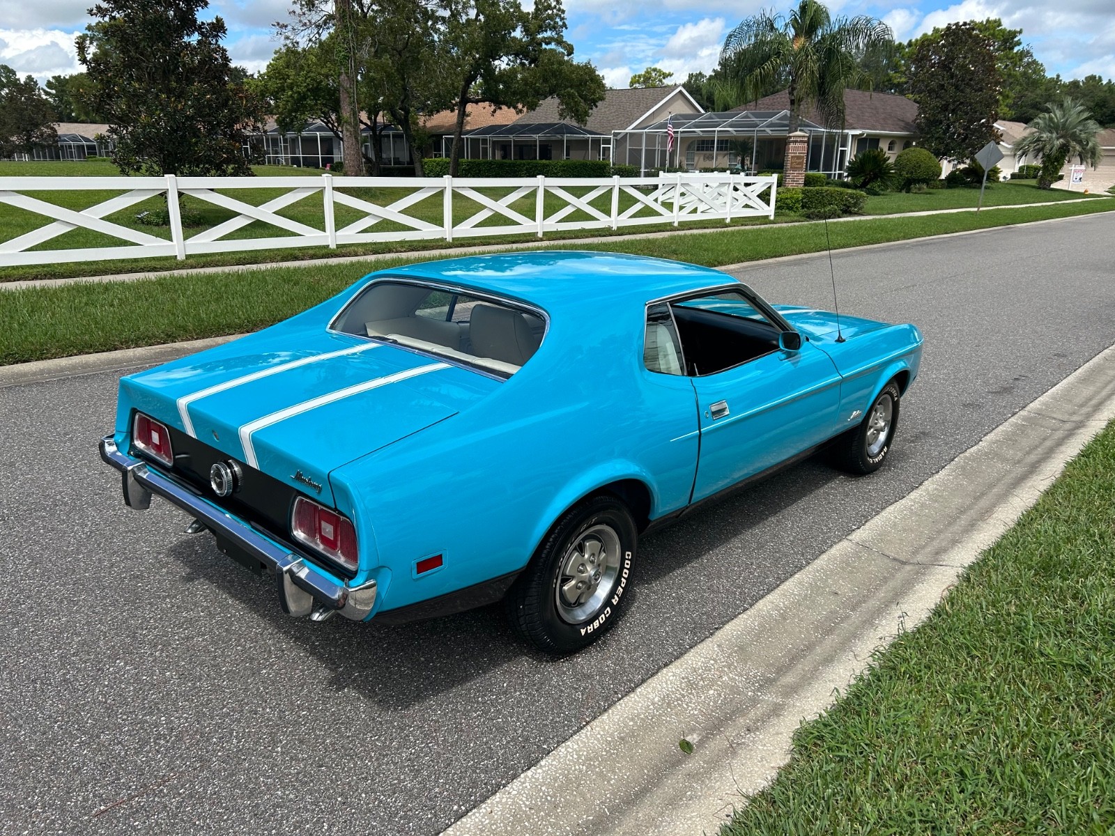 Ford-Mustang-1973-Coupe-36