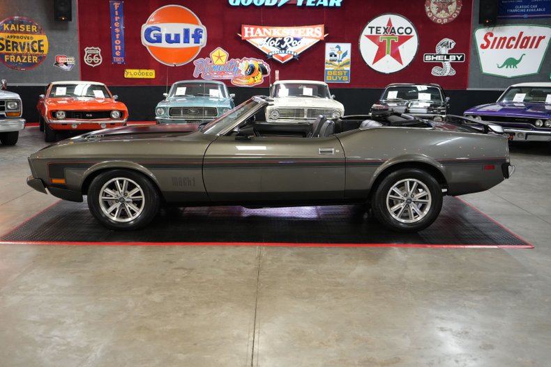 Ford-Mustang-1973-Gray-Black-2