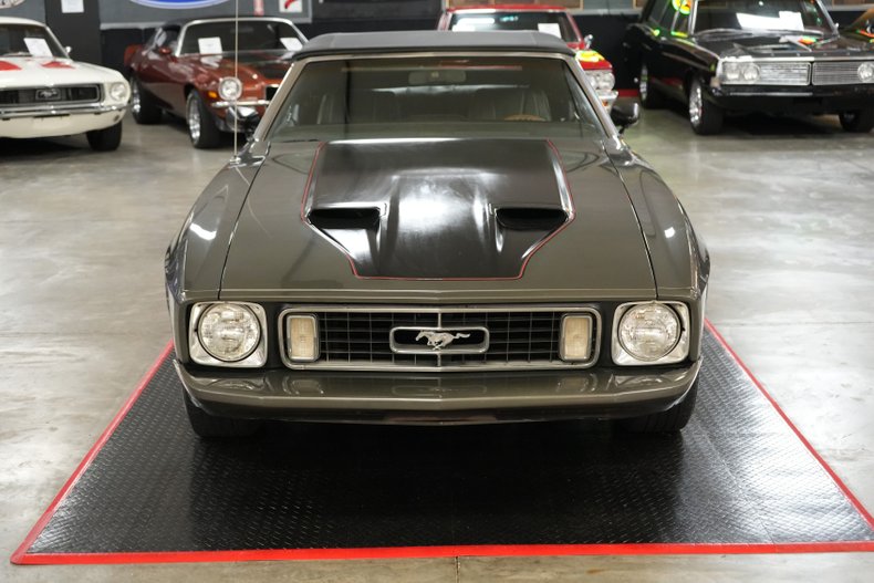 Ford-Mustang-1973-Gray-Black-21