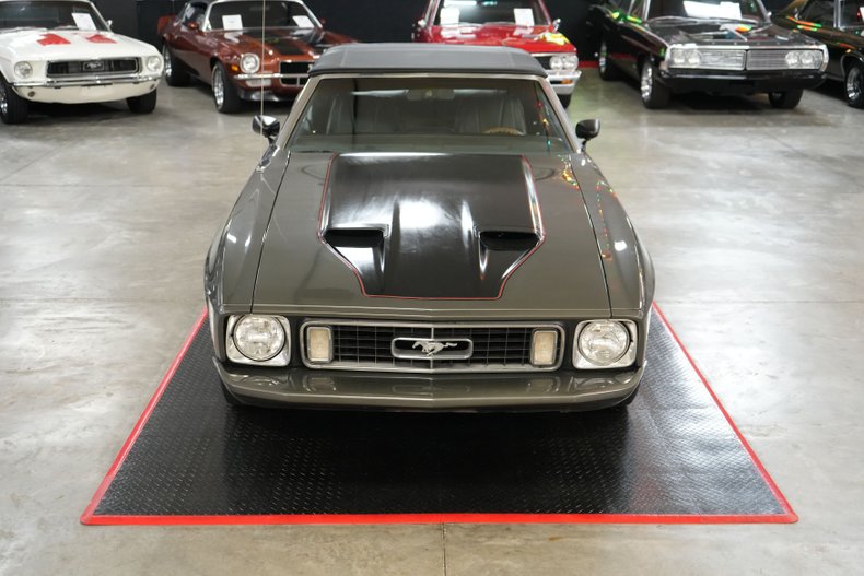 Ford-Mustang-1973-Gray-Black-24