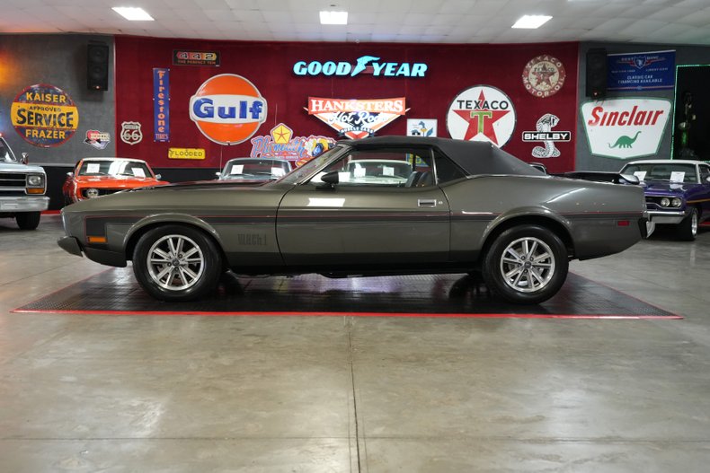 Ford-Mustang-1973-Gray-Black-26