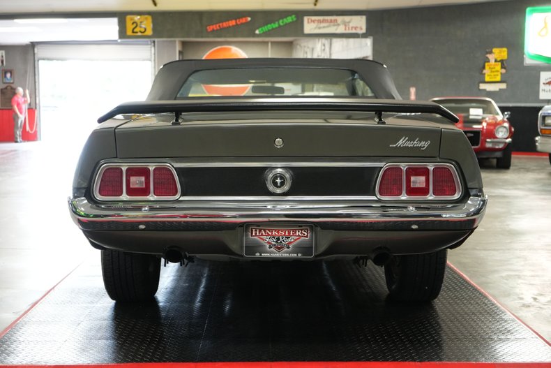 Ford-Mustang-1973-Gray-Black-28