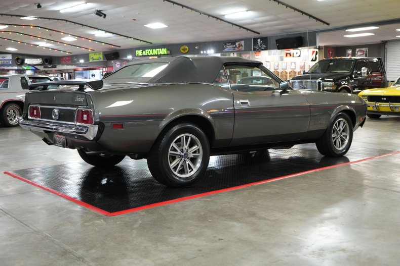 Ford-Mustang-1973-Gray-Black-29