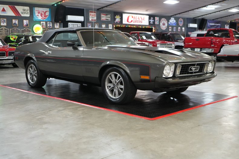 Ford-Mustang-1973-Gray-Black-31