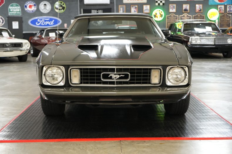 Ford-Mustang-1973-Gray-Black-32