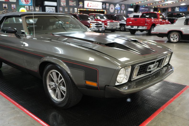Ford-Mustang-1973-Gray-Black-36