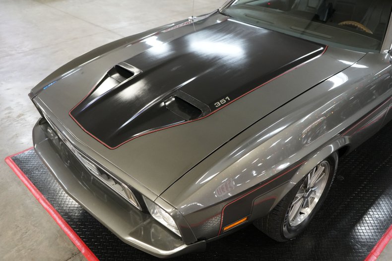 Ford-Mustang-1973-Gray-Black-38