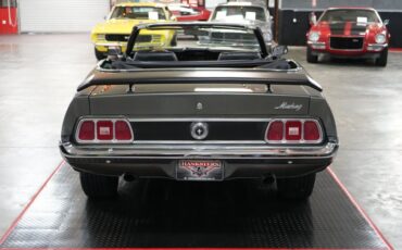 Ford-Mustang-1973-Gray-Black-4