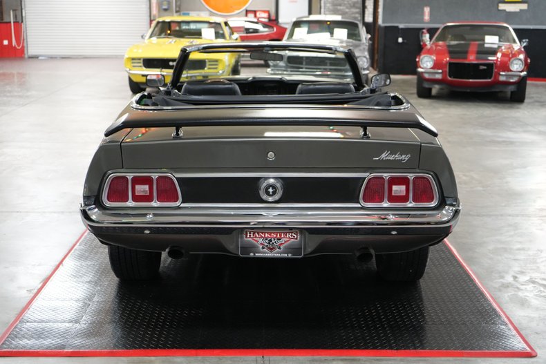 Ford-Mustang-1973-Gray-Black-4