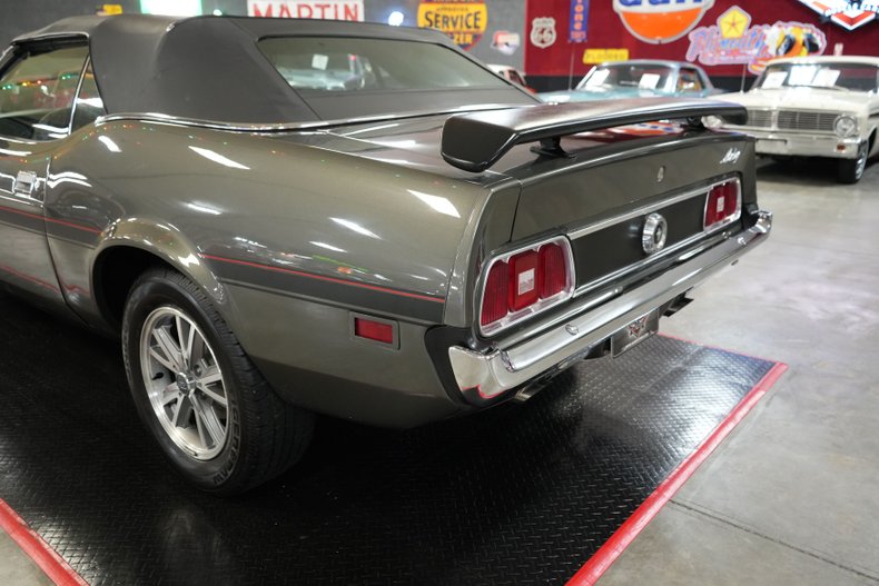 Ford-Mustang-1973-Gray-Black-49