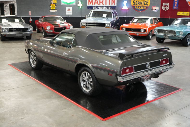 Ford-Mustang-1973-Gray-Black-7