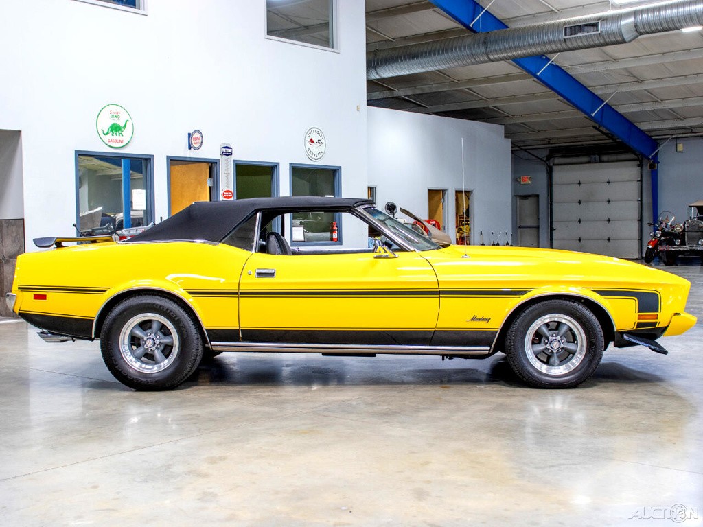 Ford-Mustang-1973-Other-15