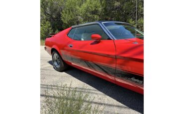 Ford-Mustang-1973-red-white-13