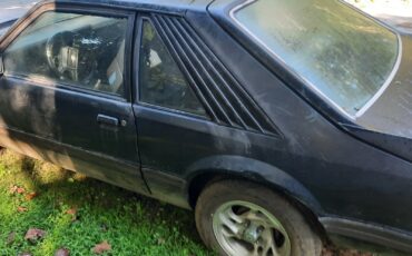 Ford-Mustang-1983-Hatchback-2