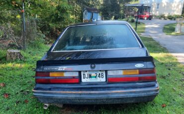 Ford-Mustang-1983-Hatchback-5