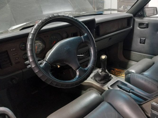 Ford-Mustang-1985-Black-2