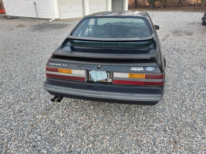 Ford-Mustang-1985-Black-4