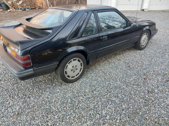 Ford-Mustang-1985-Black-6