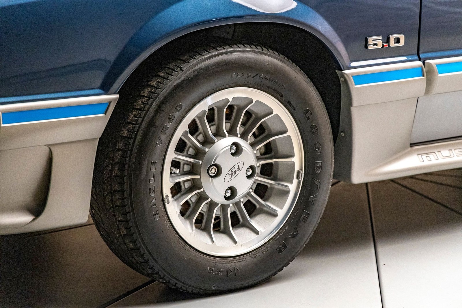 Ford-Mustang-1987-Coupe-10