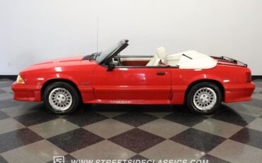 Ford-Mustang-1989-Bright-Red-White