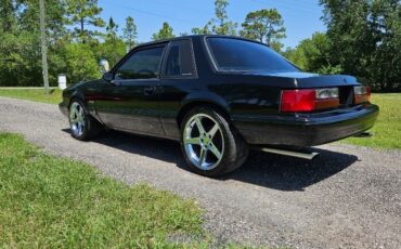 Ford-Mustang-1989-Sedan-1