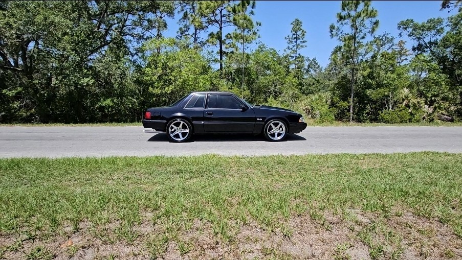Ford-Mustang-1989-Sedan-15