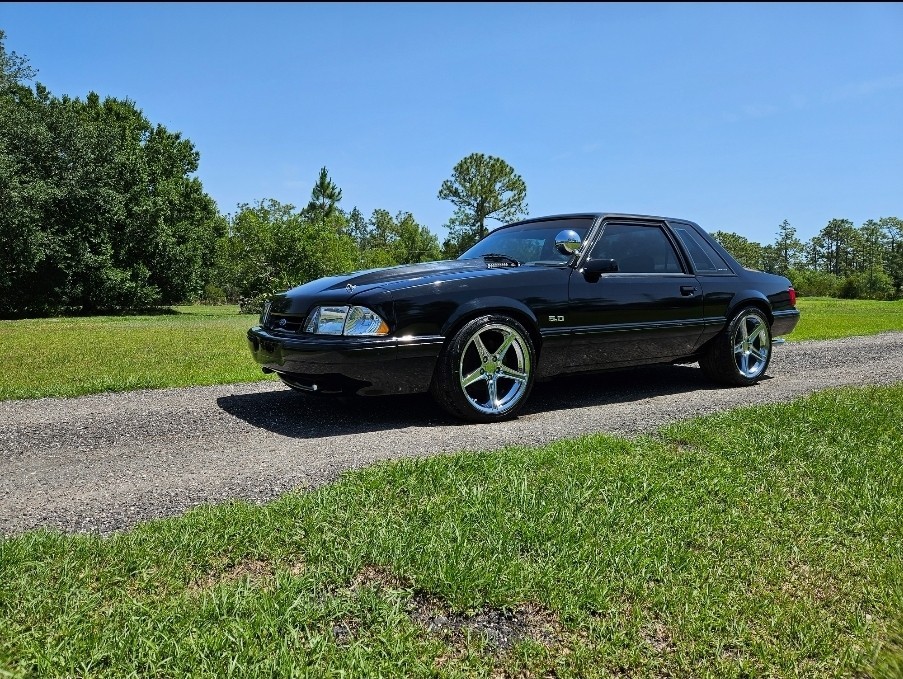 Ford-Mustang-1989-Sedan