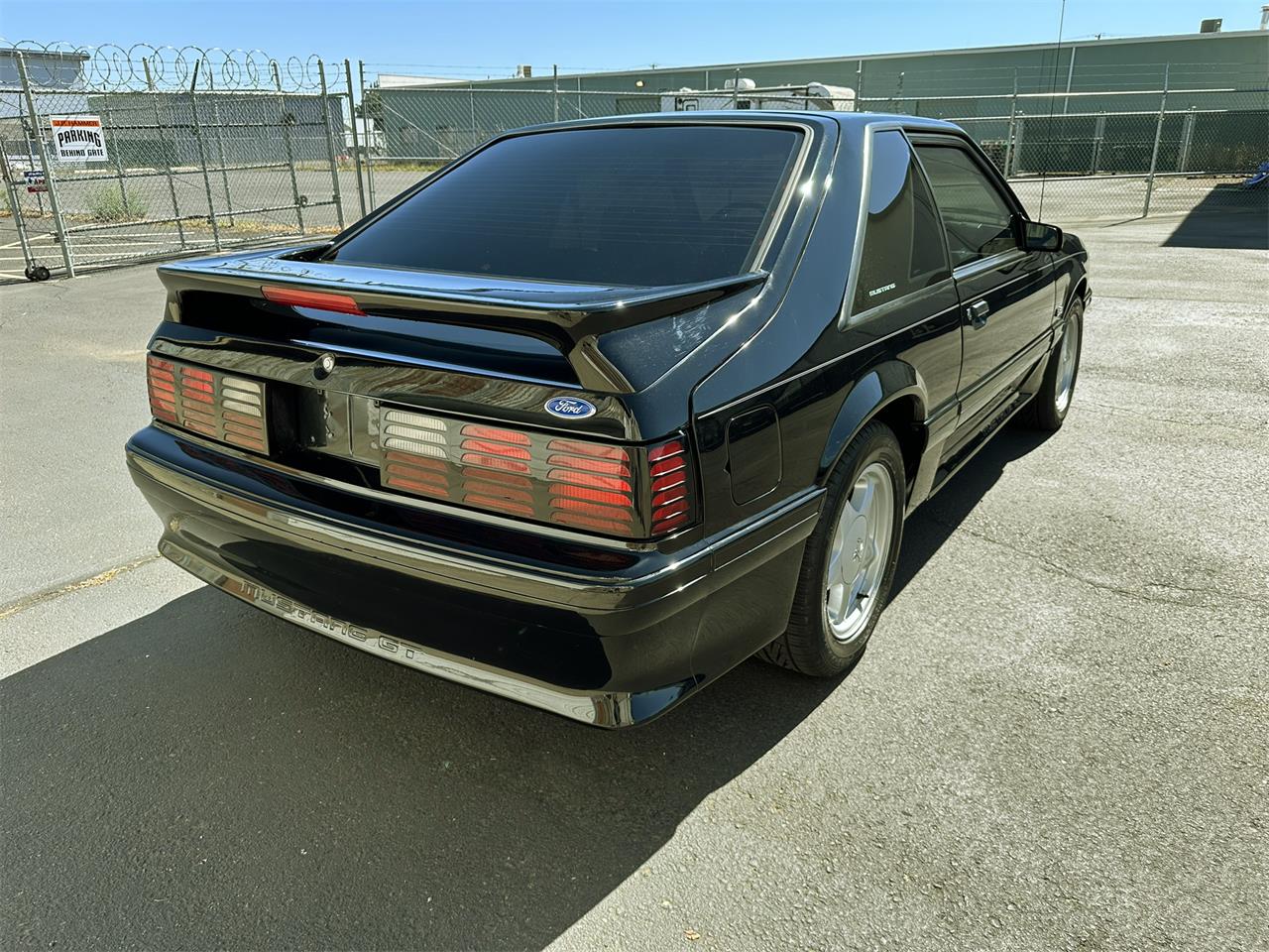 Ford-Mustang-1992-Black-Grey-12