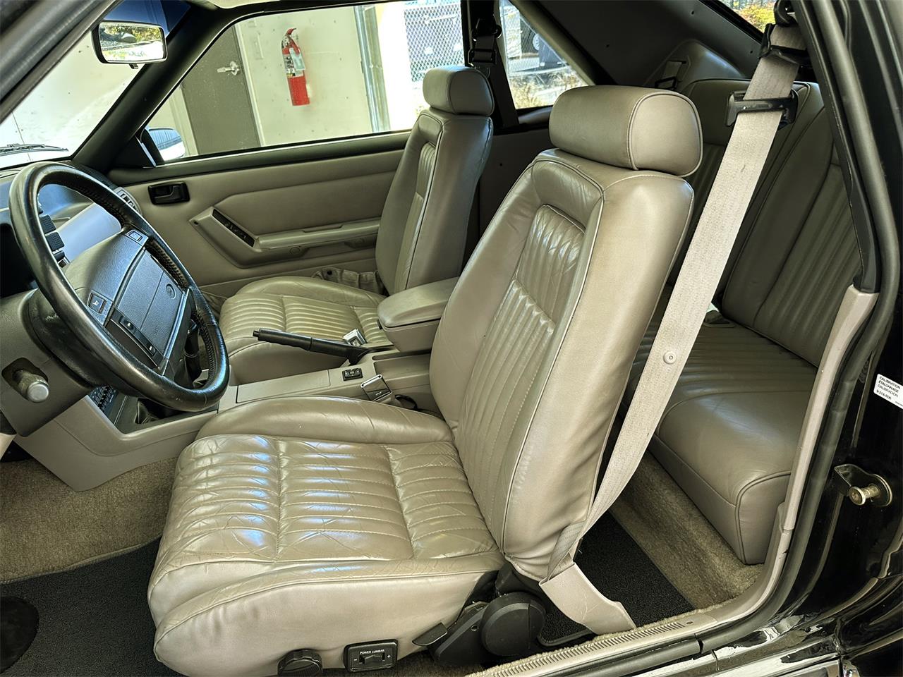 Ford-Mustang-1992-Black-Grey-23