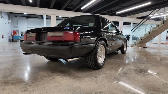 Ford-Mustang-1992-Coupe-2
