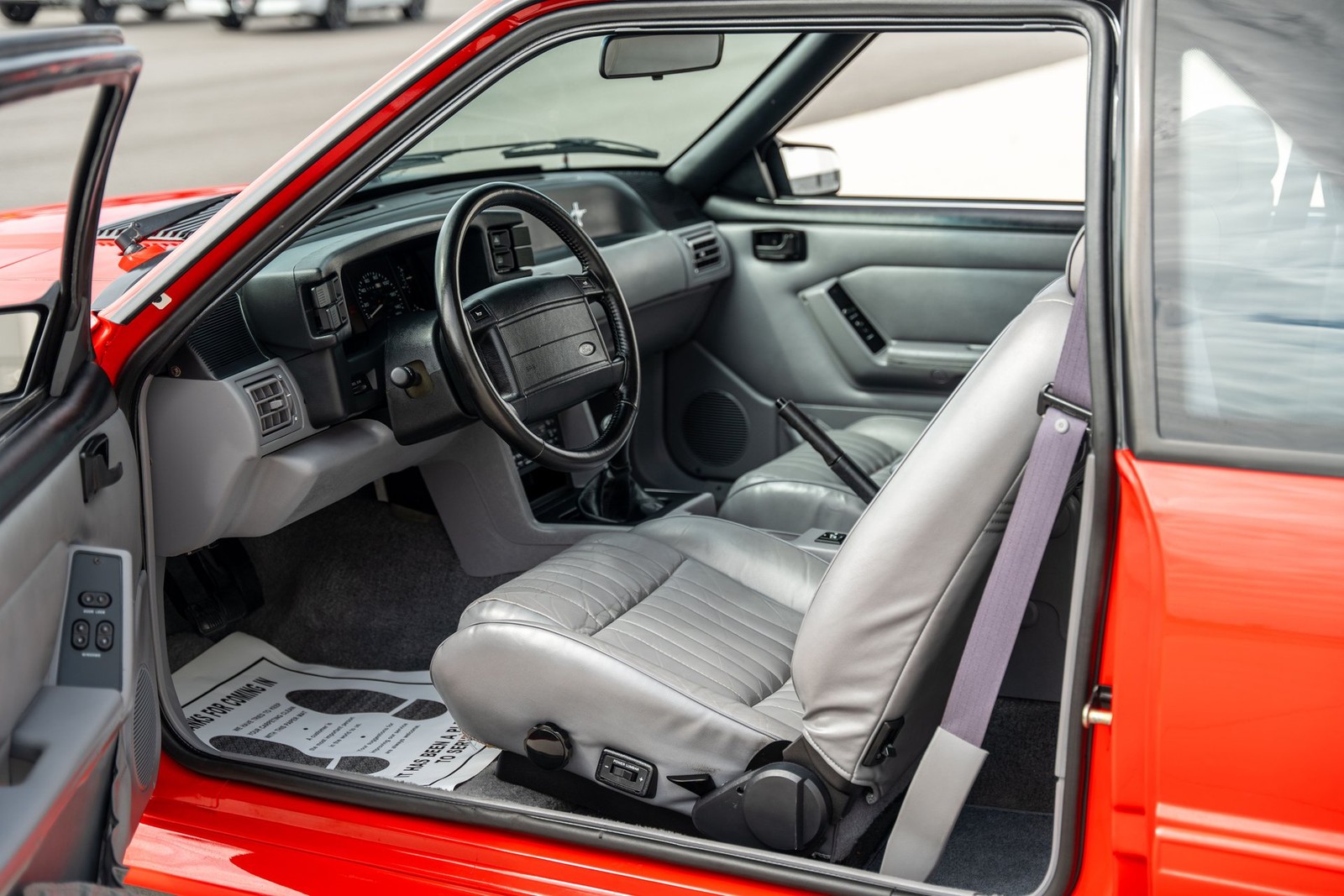 Ford-Mustang-1993-Coupe-35