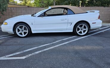 Ford-Mustang-1996-1