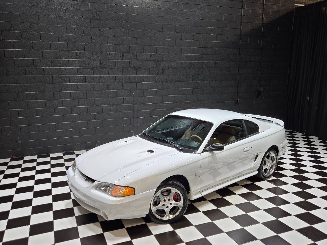 Ford-Mustang-1996-Coupe-16