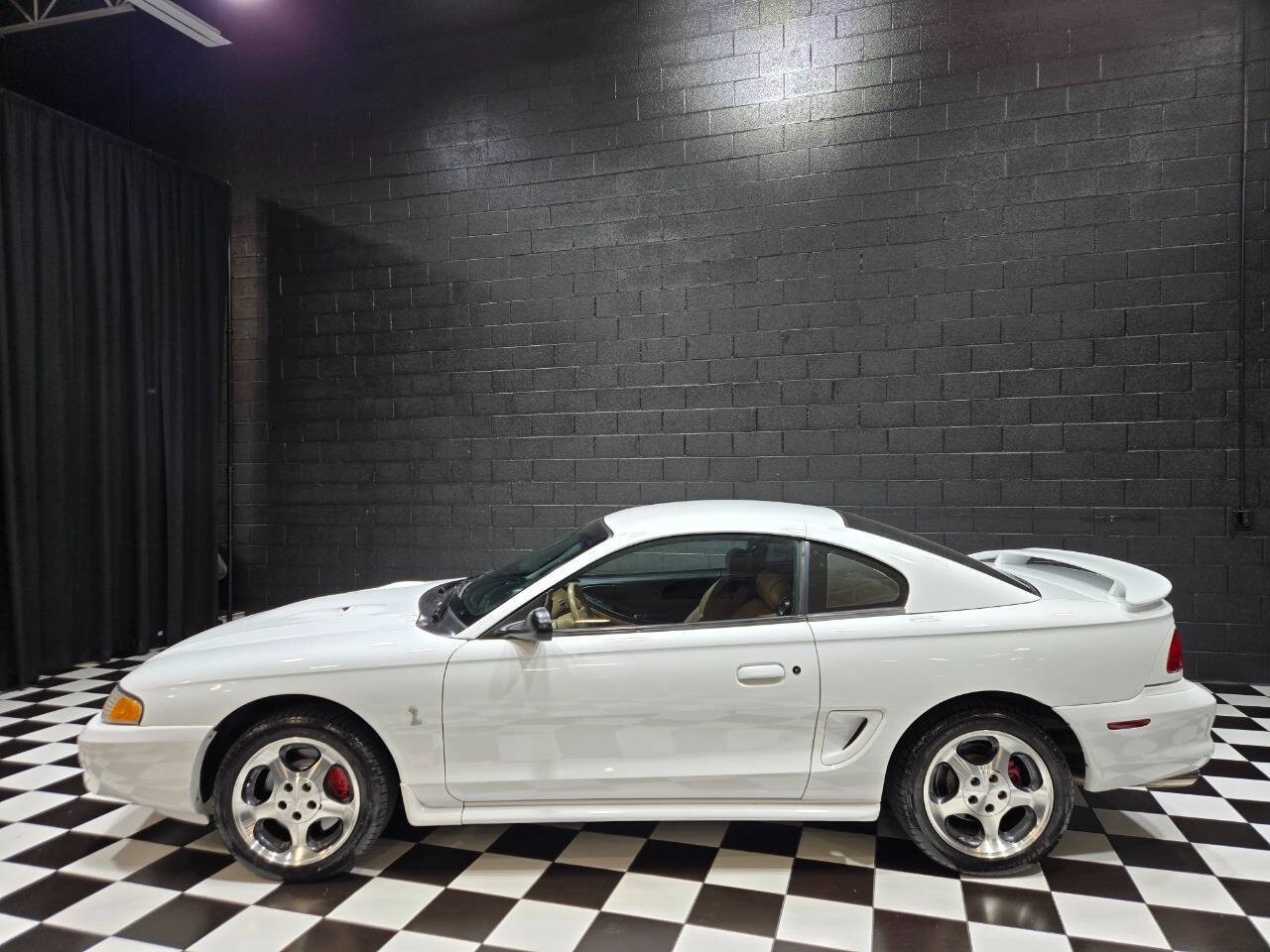 Ford-Mustang-1996-Coupe-7