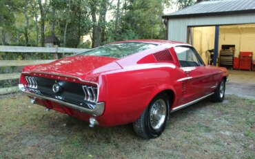 Ford-Mustang-390-s-code-1967-Red-White-16