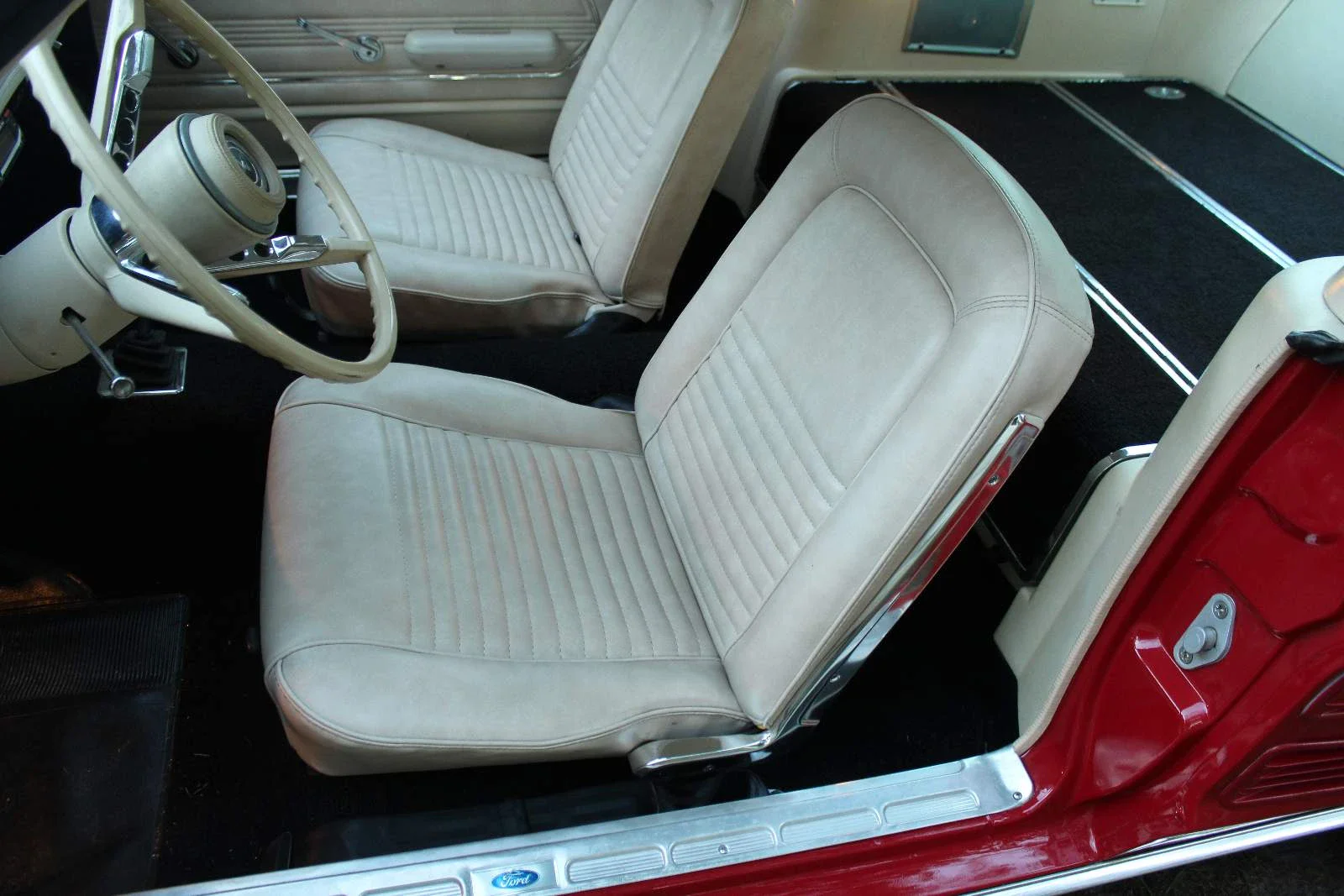 Ford-Mustang-390-s-code-1967-Red-White-19