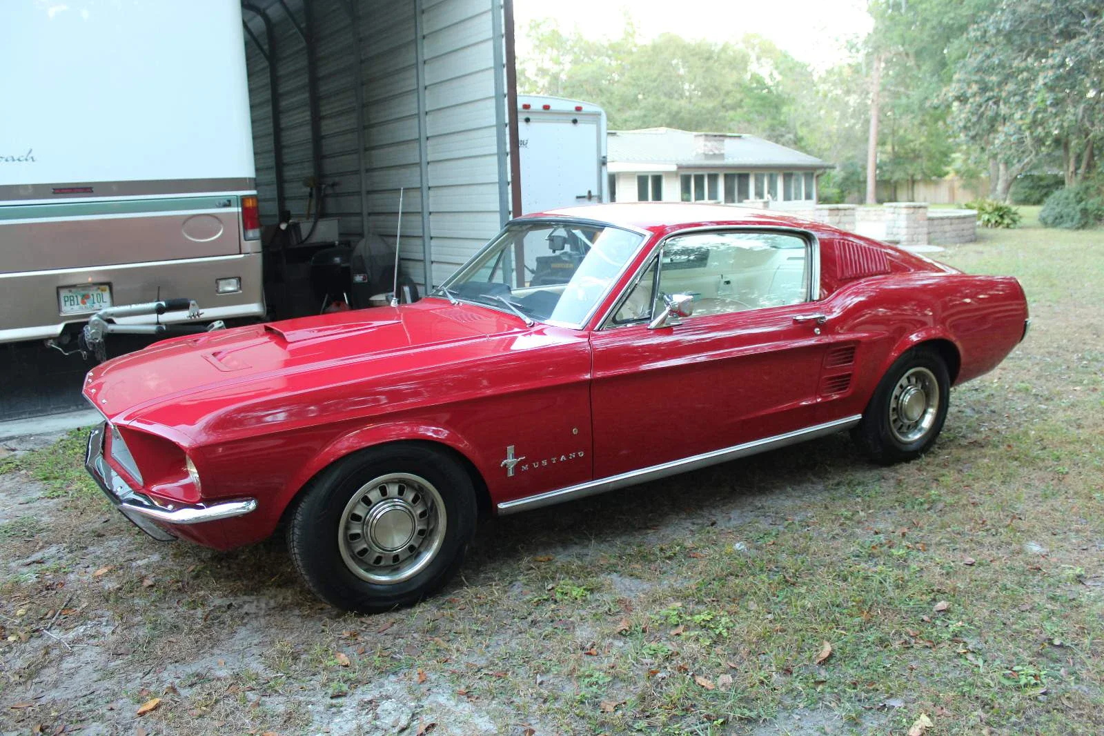 Ford-Mustang-390-s-code-1967-Red-White-5