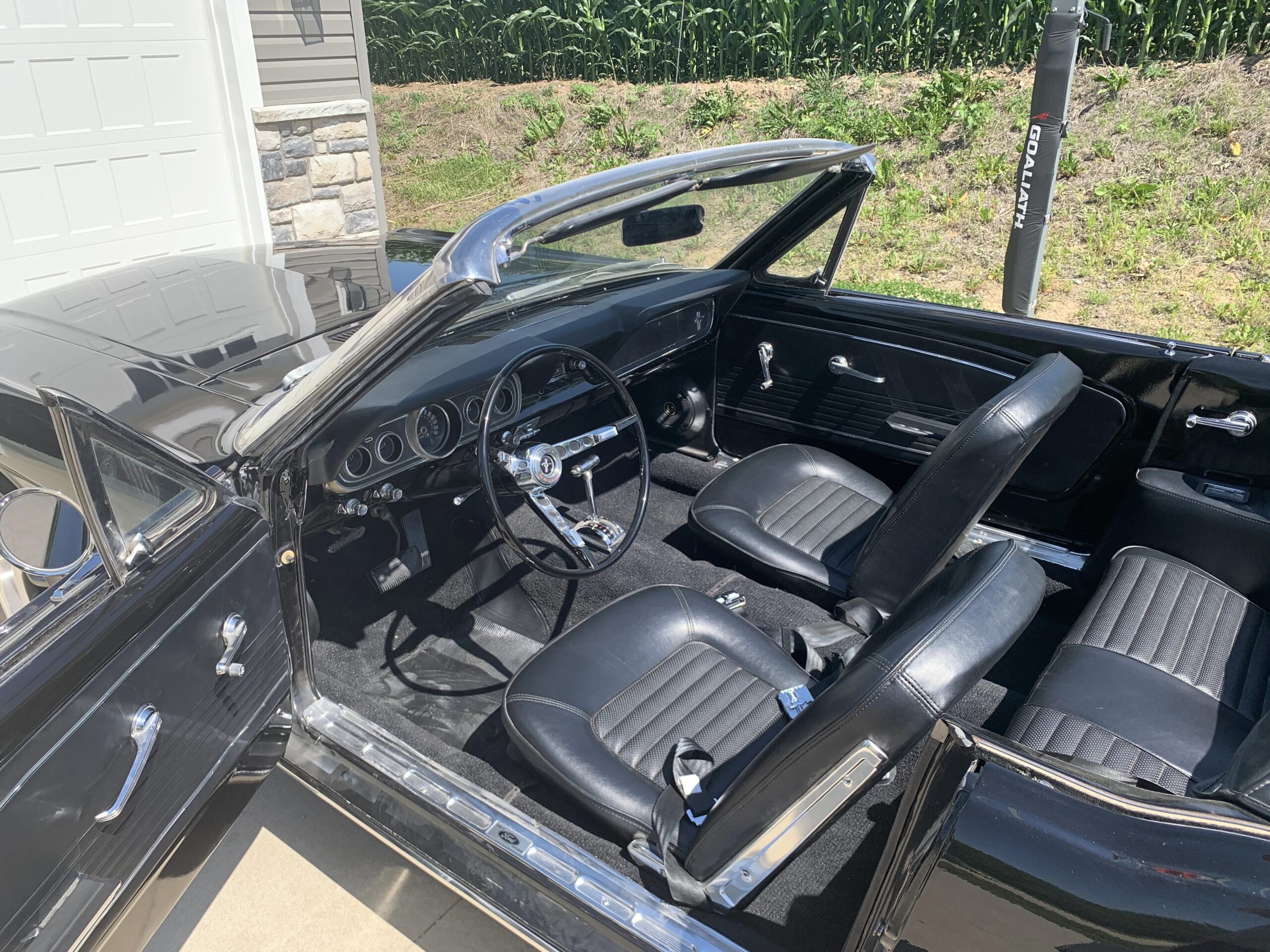 Ford-Mustang-convertible-1966-Black-Black-1