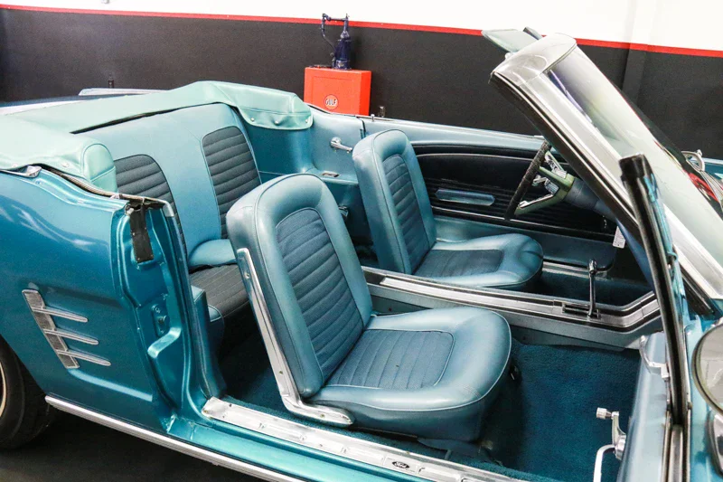 Ford-Mustang-convertible-1966-Blue-Blue-1