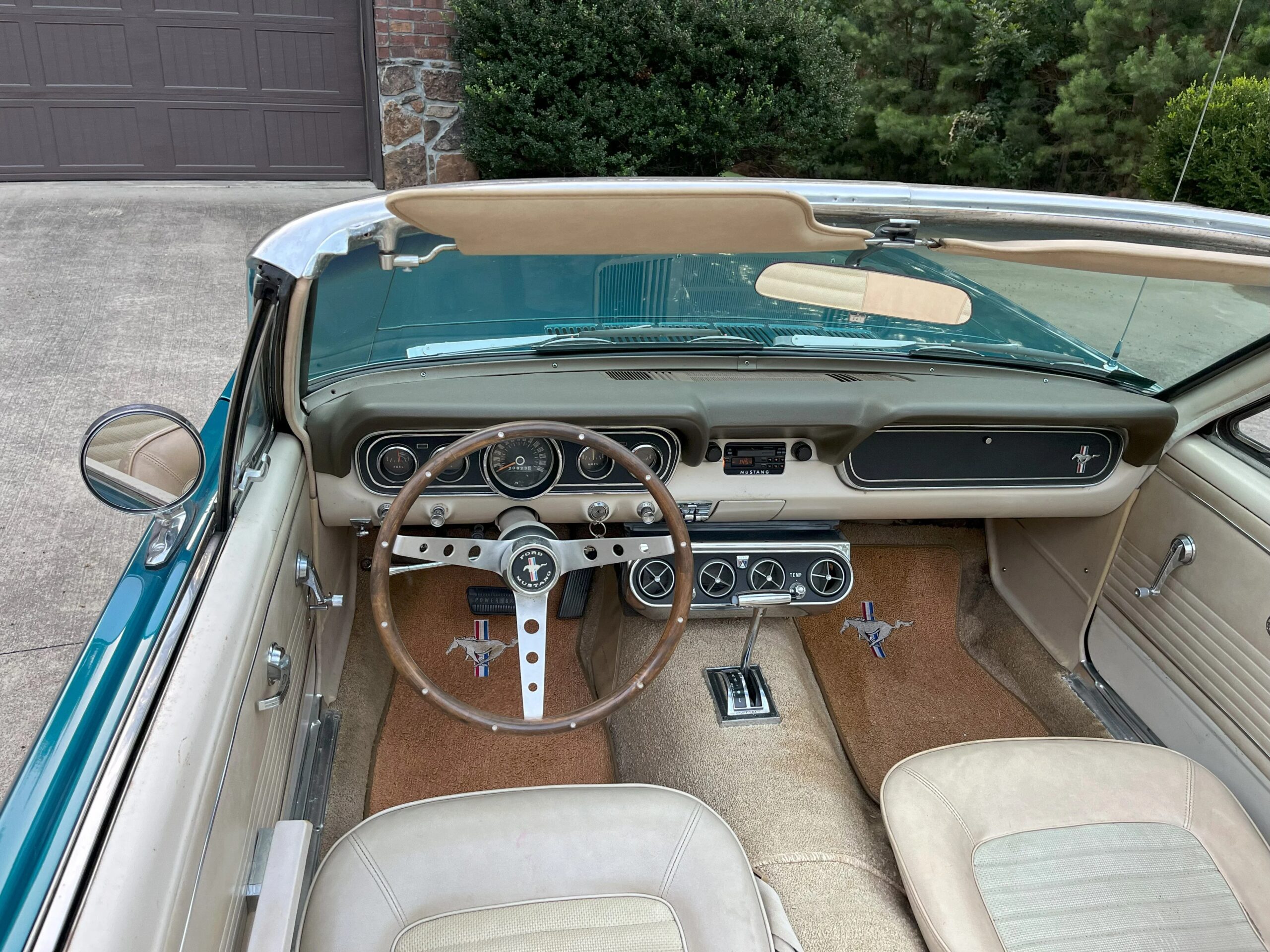 Ford-Mustang-convertible-1966-Green-Beige-5