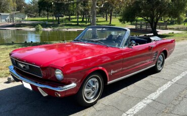 Ford-Mustang-convertible-1966-Red-Black-8